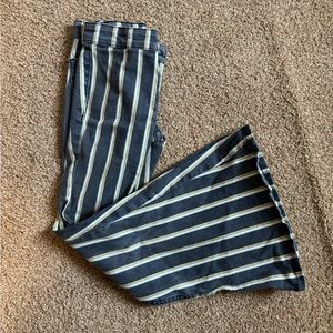 Girls Sz 10 Rock N Roll Bargain Bell bottom jeans. In great condition.